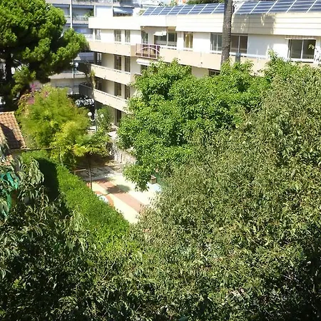 One Bedroom Lacour 249 Apartment *